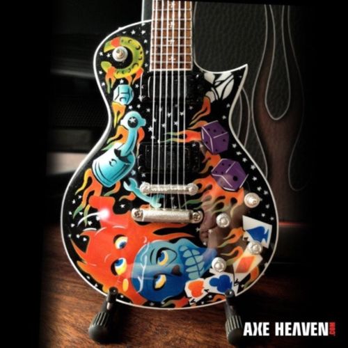Metallica "James Hetfield - Kustom Kulture" Licensed Mini Gutiar Axe Heaven - Mainstay Entertainment
