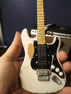 Mötley Crüe "Mick Mars - Distressed White Strat" Licensed Mini Guitar