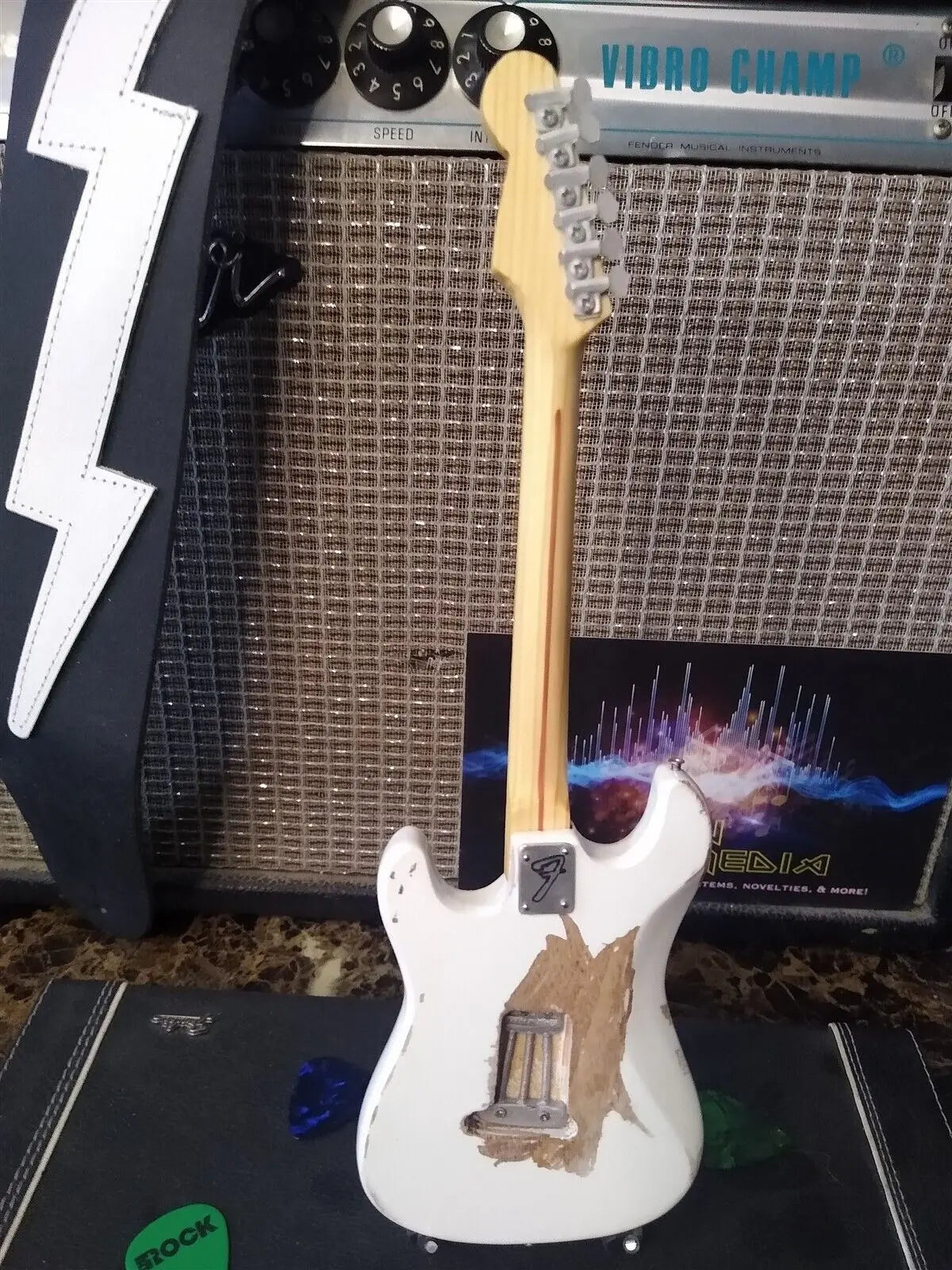 Mötley Crüe "Mick Mars - Distressed White Strat" Licensed Mini Guitar