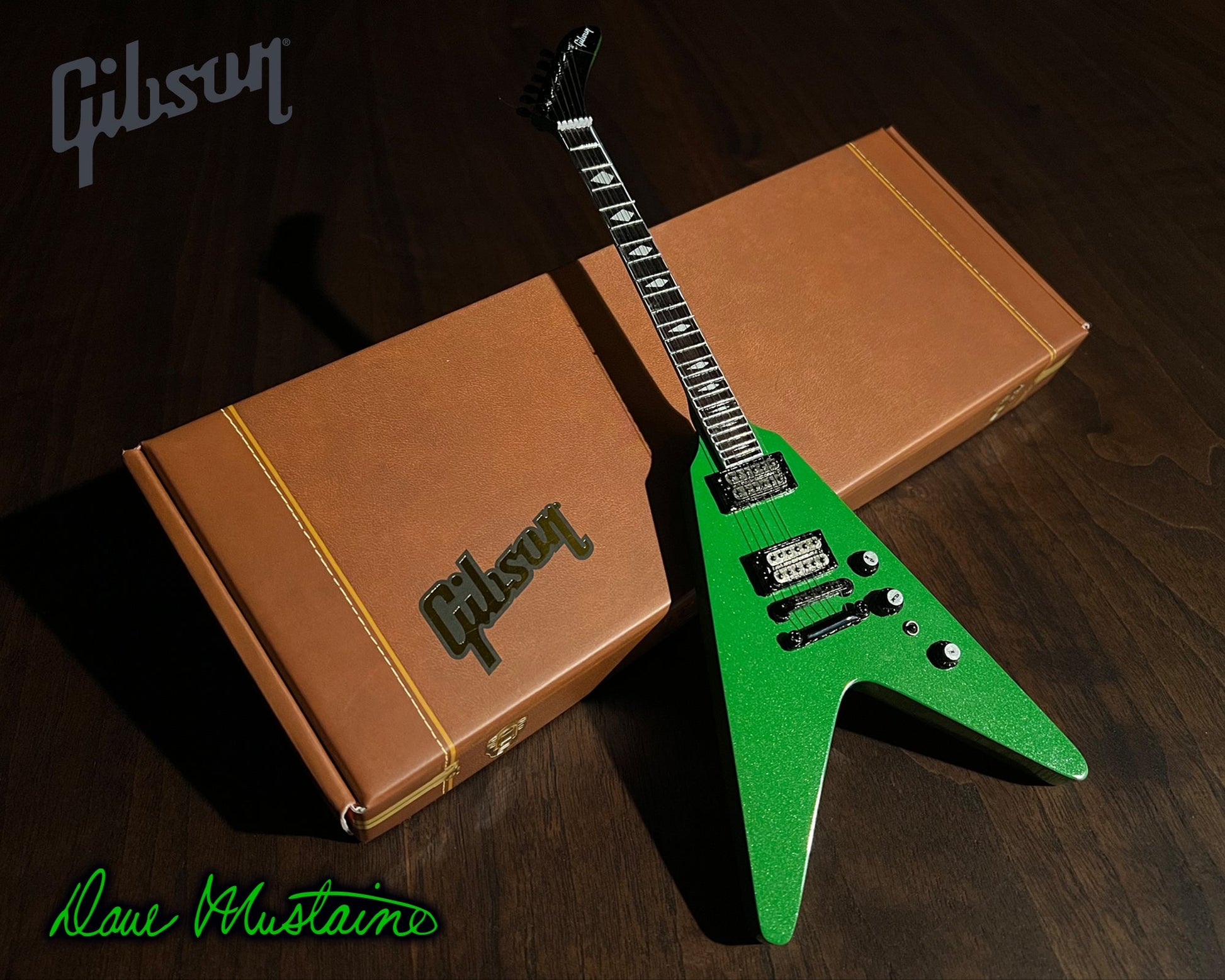Megadeth "Dave Mustaine - Gibson Flying V Rust In Peace" Alien Tech Green Licensed Mini Guitar