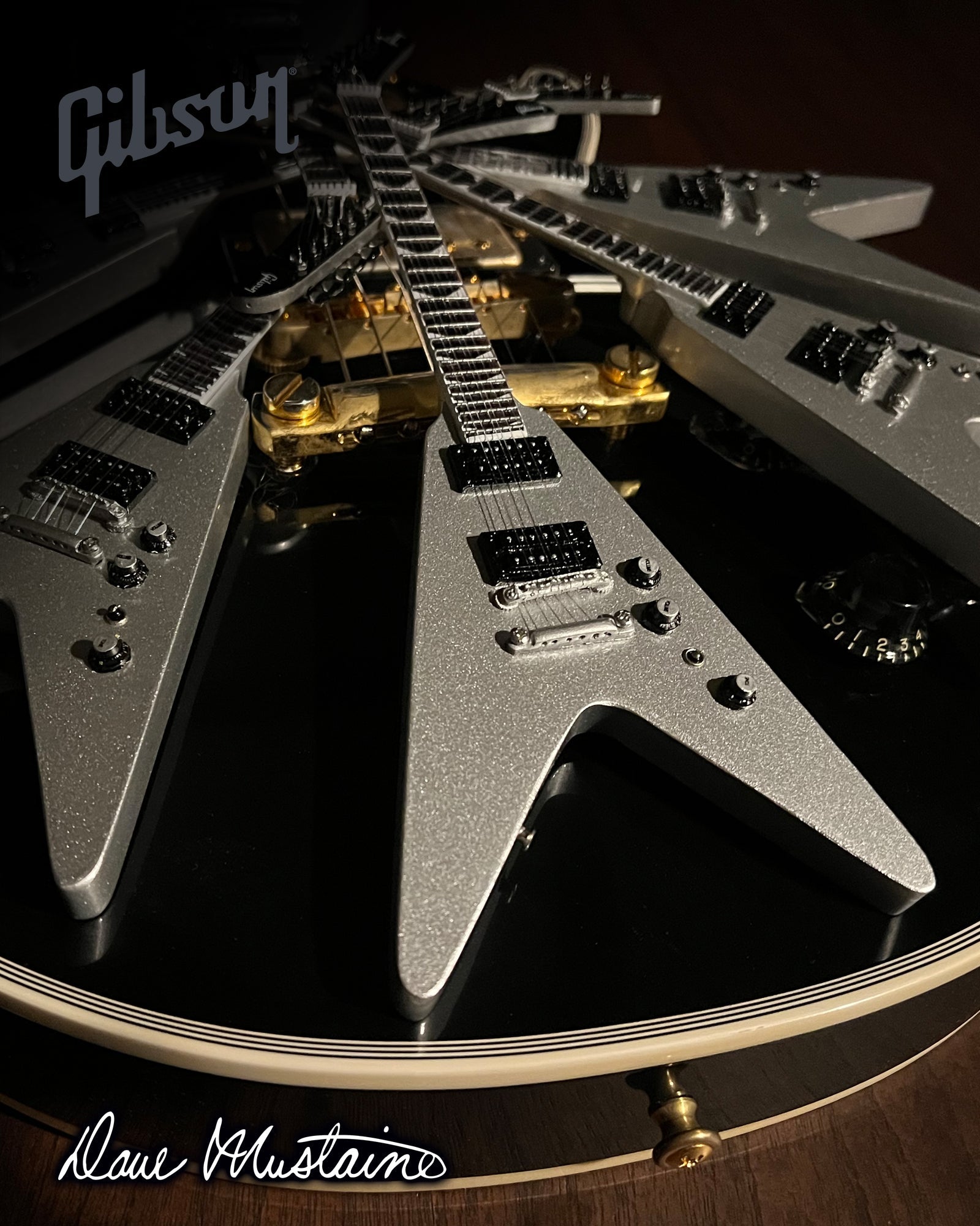 Megadeth "Dave Mustaine - Gibson Flying V" Silver Metallic Licensed Mini Guitar - Mainstay Entertainment