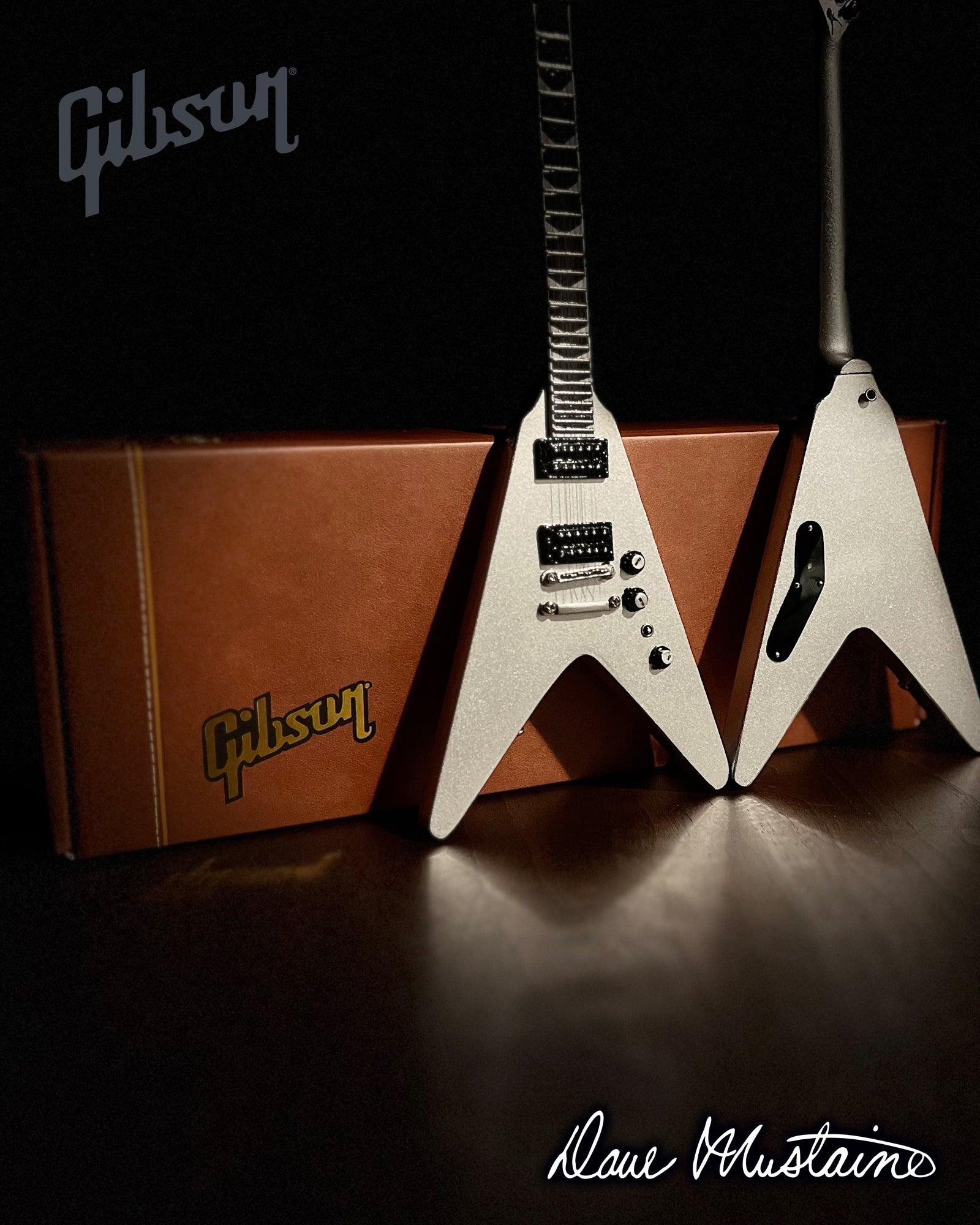 Megadeth "Dave Mustaine - Gibson Flying V" Silver Metallic Licensed Mini Guitar - Mainstay Entertainment