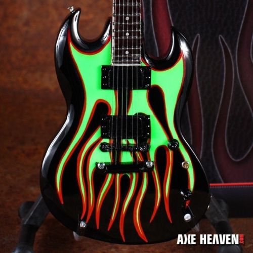 Metallica "James Hetfield - ESP The Grynch" Licensed Mini Guitar - Mainstay Entertainment