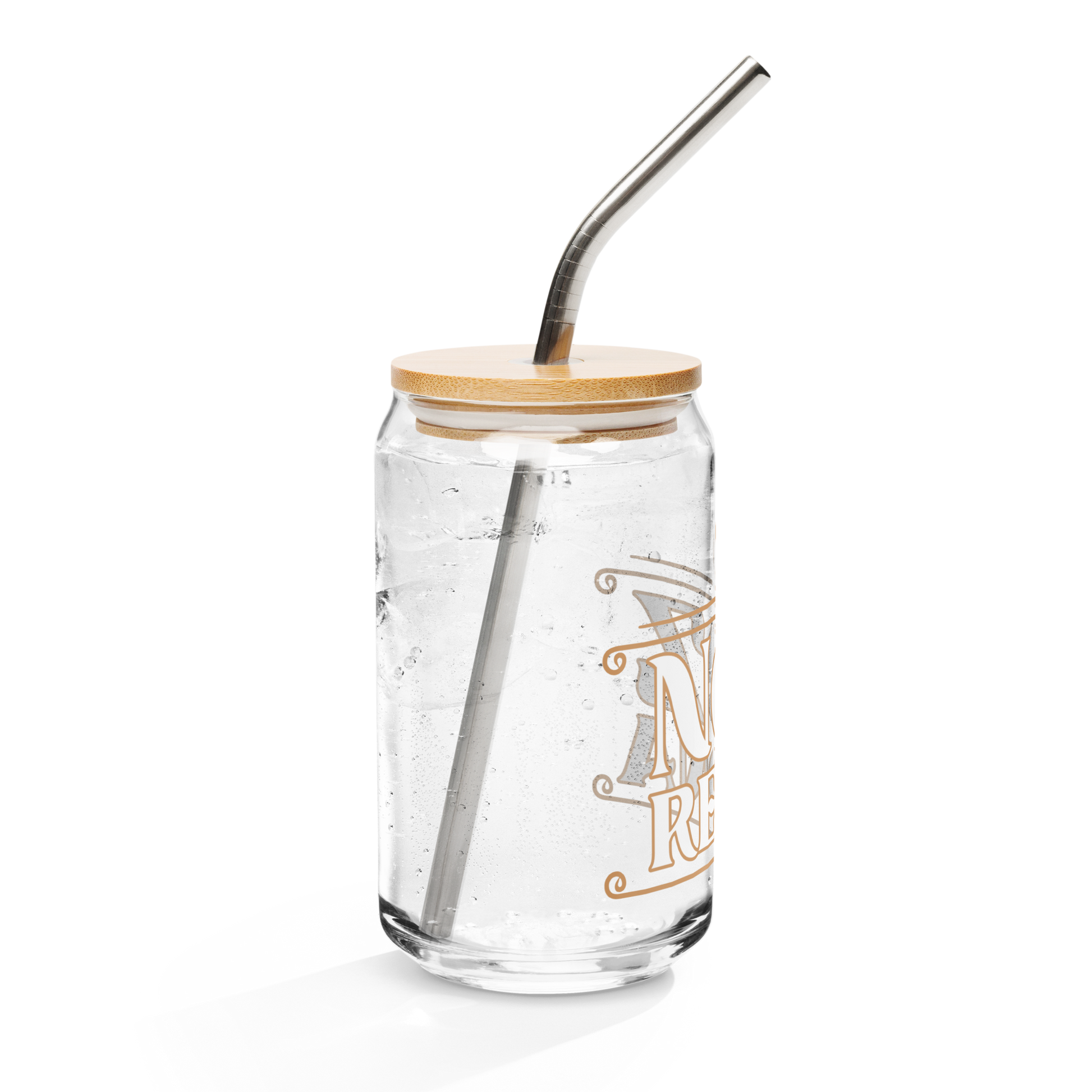 A clear 16 oz Noz Redna "Candle Logo" can-shaped glass by Mainstay Entertainment, filled with water and ice, features a wooden lid, metal straw, and partially visible decorative writing on the side.