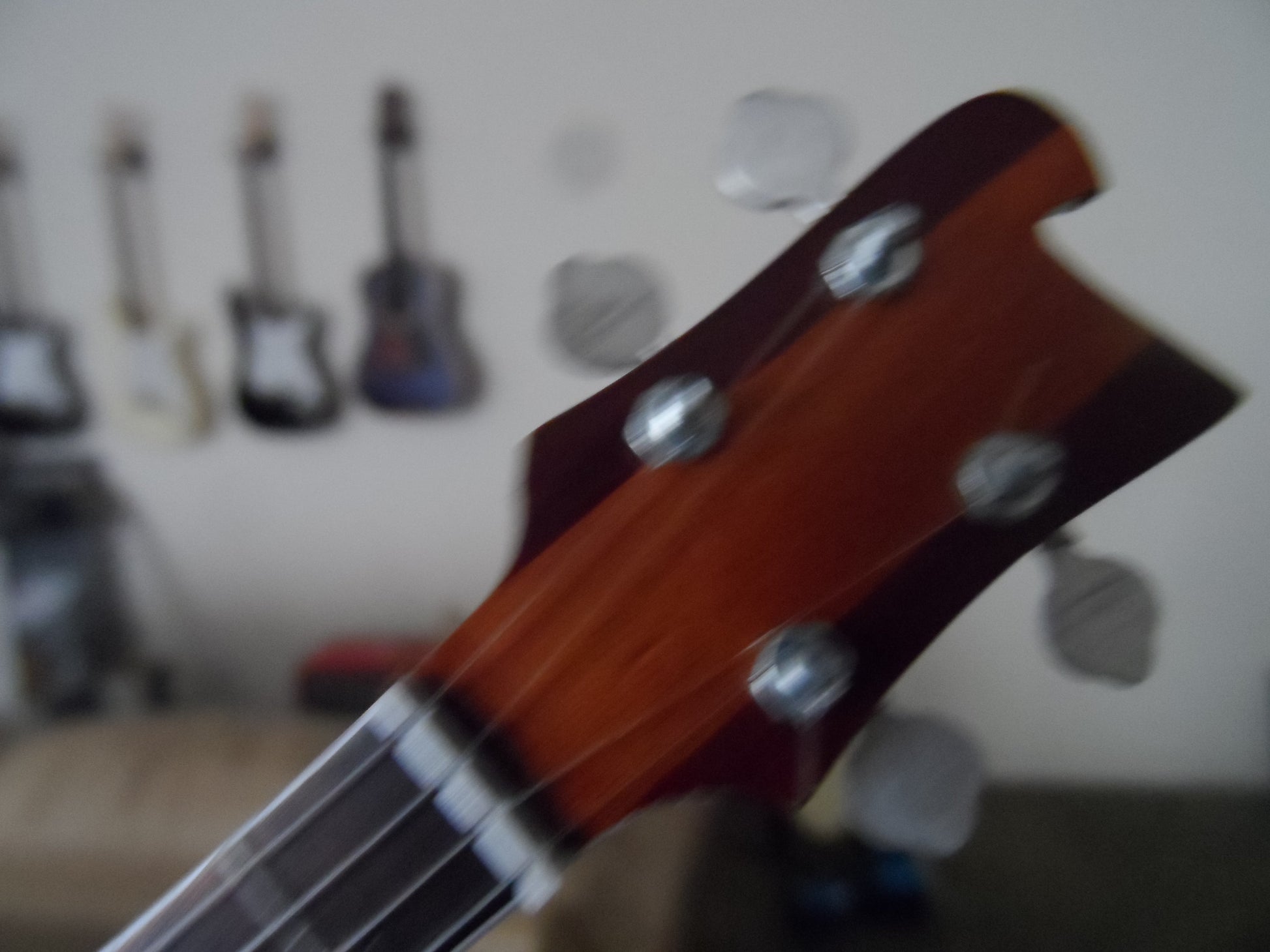 Motörhead  "Lemmy Kilmister - Signature Carved Bass" Mini Guitar