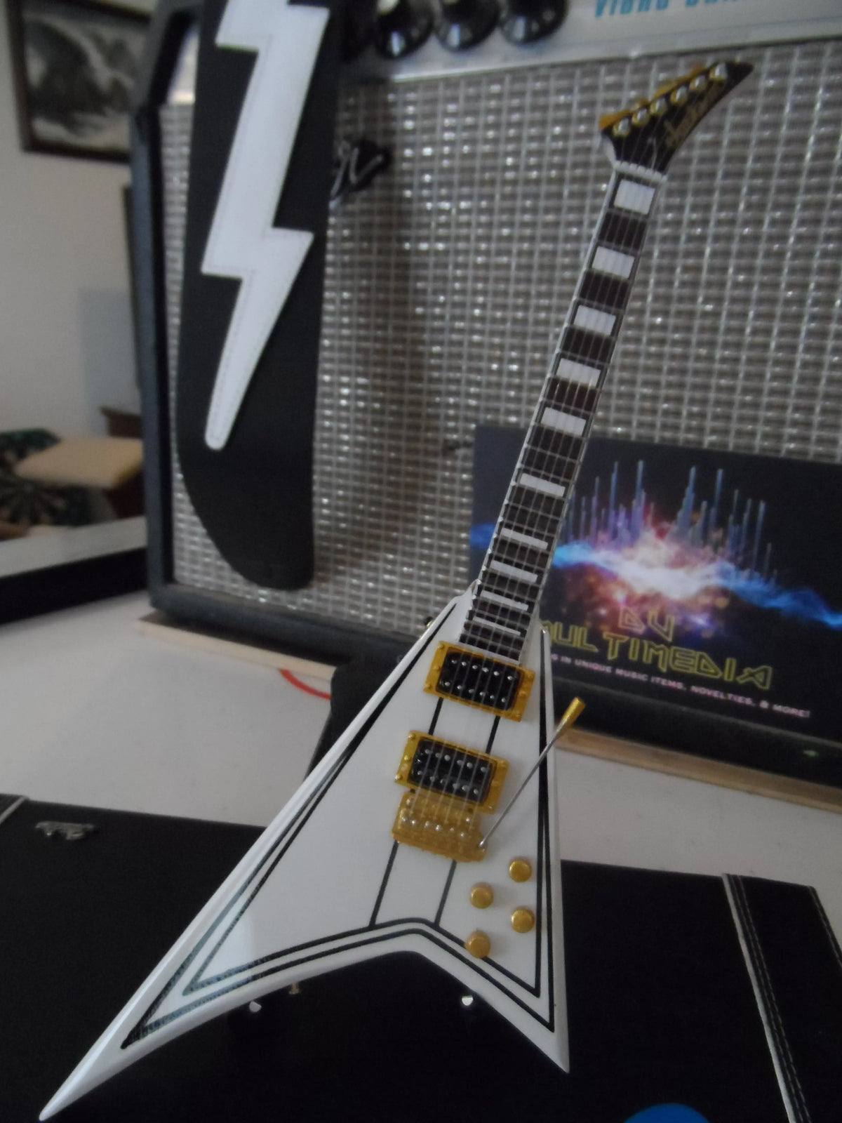 Ozzy Osbourne "Randy Rhoads - White Concorde V" Licensed Mini Guitar