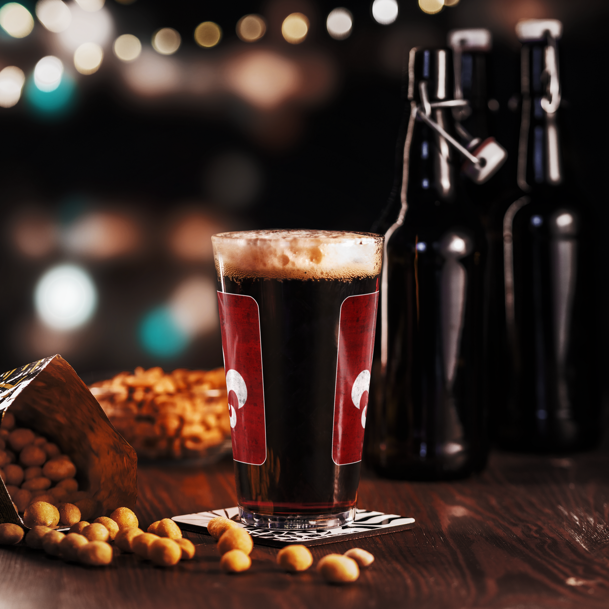 Mainstay Entertainment "Fleur de Lis" Pint Glass