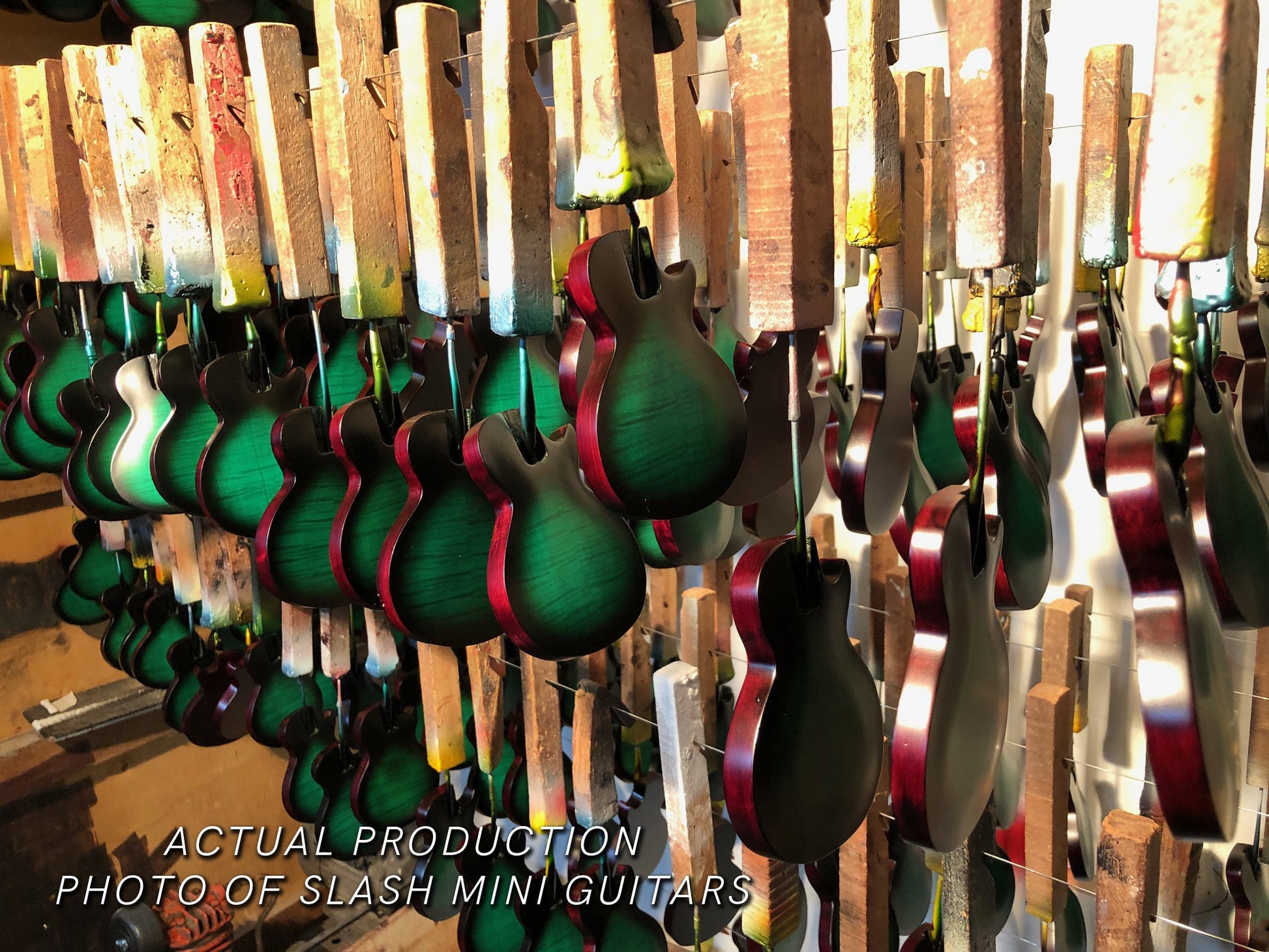 Guns N' Roses "Slash - Gibson Les Paul Standard Anaconda Burst" Licensed Mini Guitar